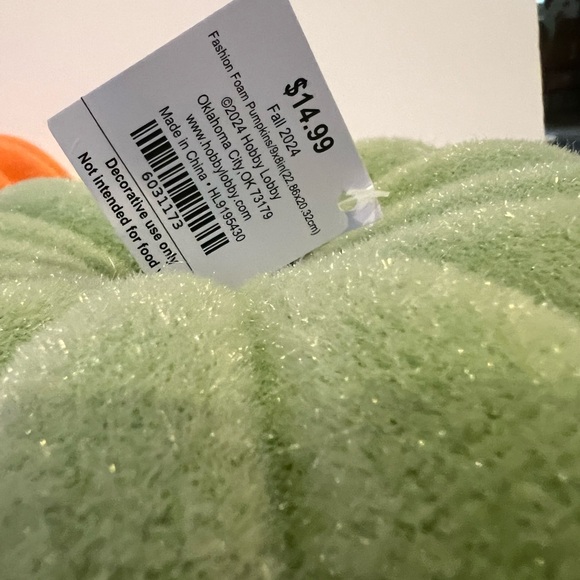 ๐ Fabulous Flocked Pumpkins- Set of 3- NWT - Picture 3 of 4